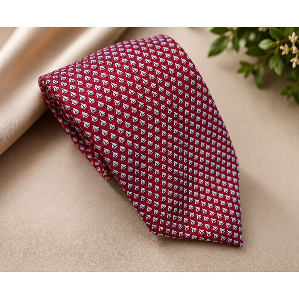 Vineyard Vines Sailboat Print Silk Necktie Red Nautical Preppy 57x3.5 USA Made